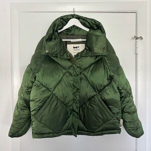 OOF WEAR size 40 8-10 puffer jacket